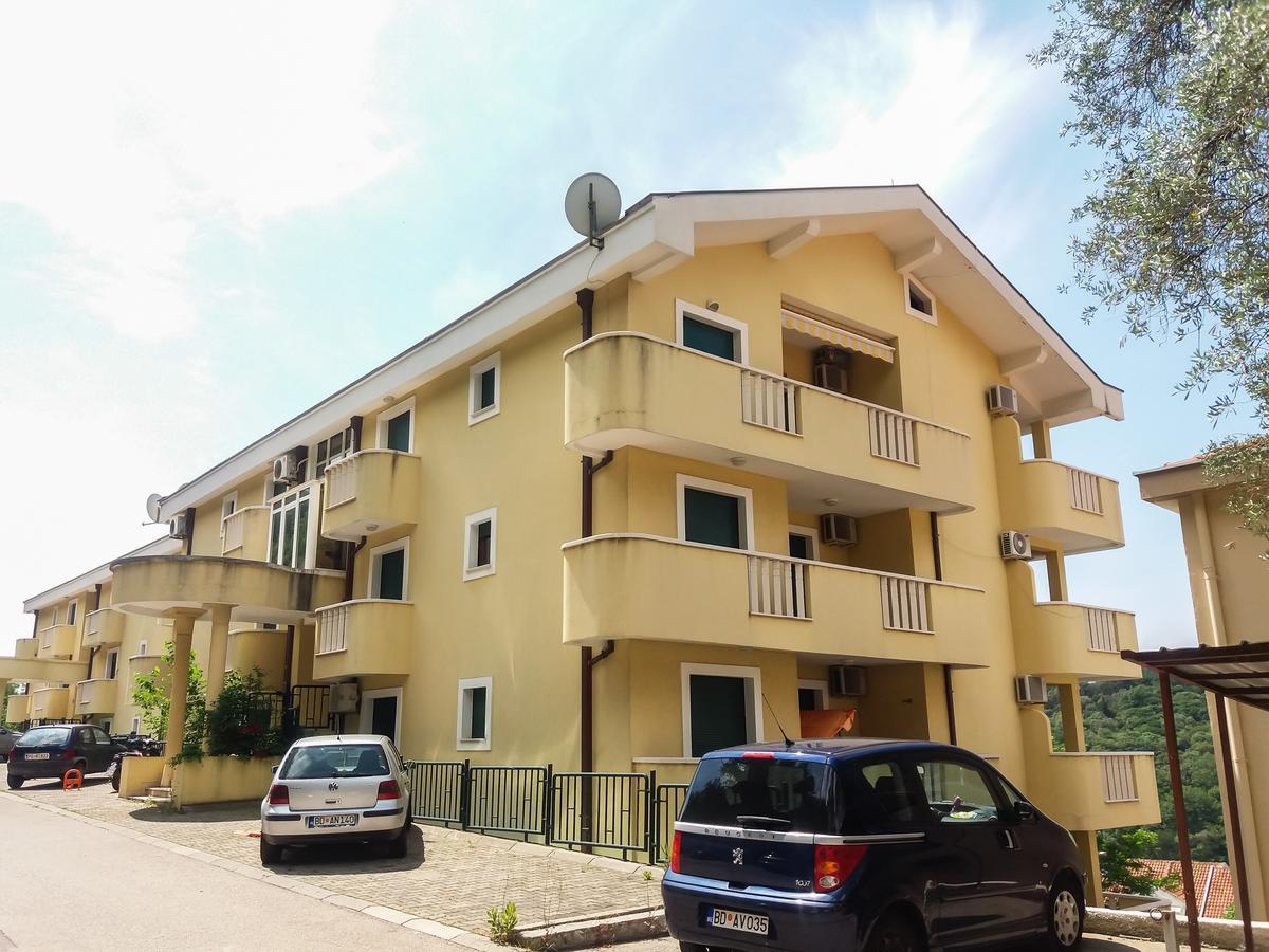 Allegro Apartment Sekulic Petrovac Exteriör bild